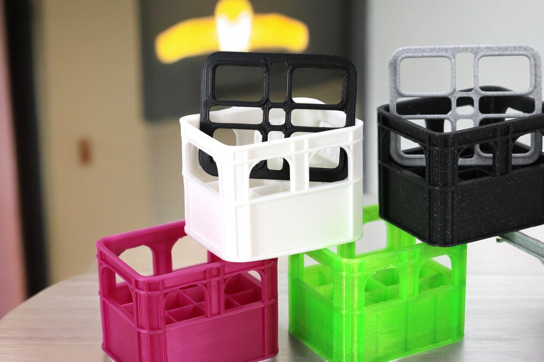 Batteriehalter im Bierkasten-Design - ein ideales Geschenk - verschiedene Farben